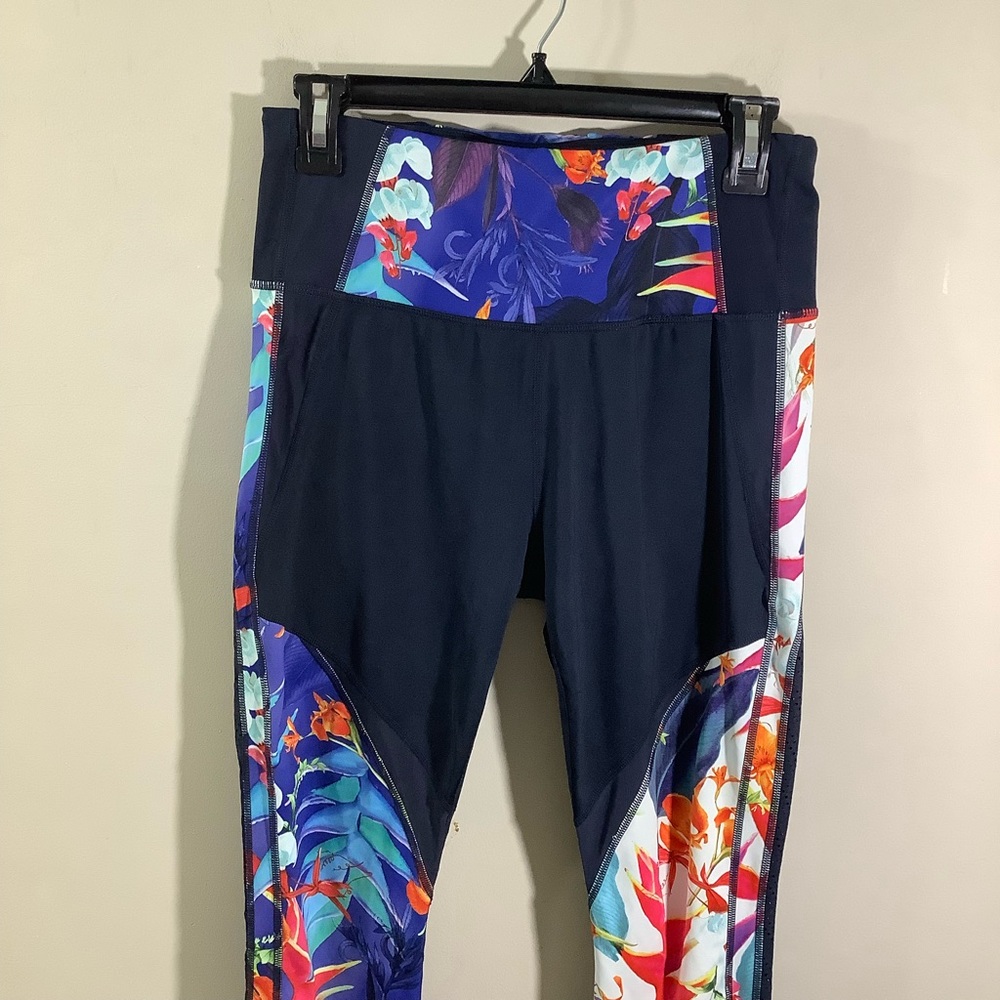 Athleta Tropical Precision 7/8 Tight Legging - Picture 2 of 8